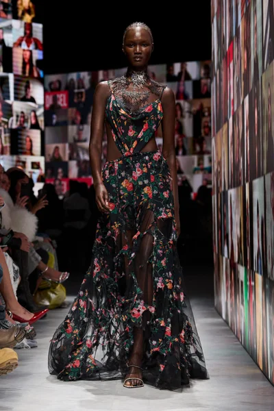 Look 25